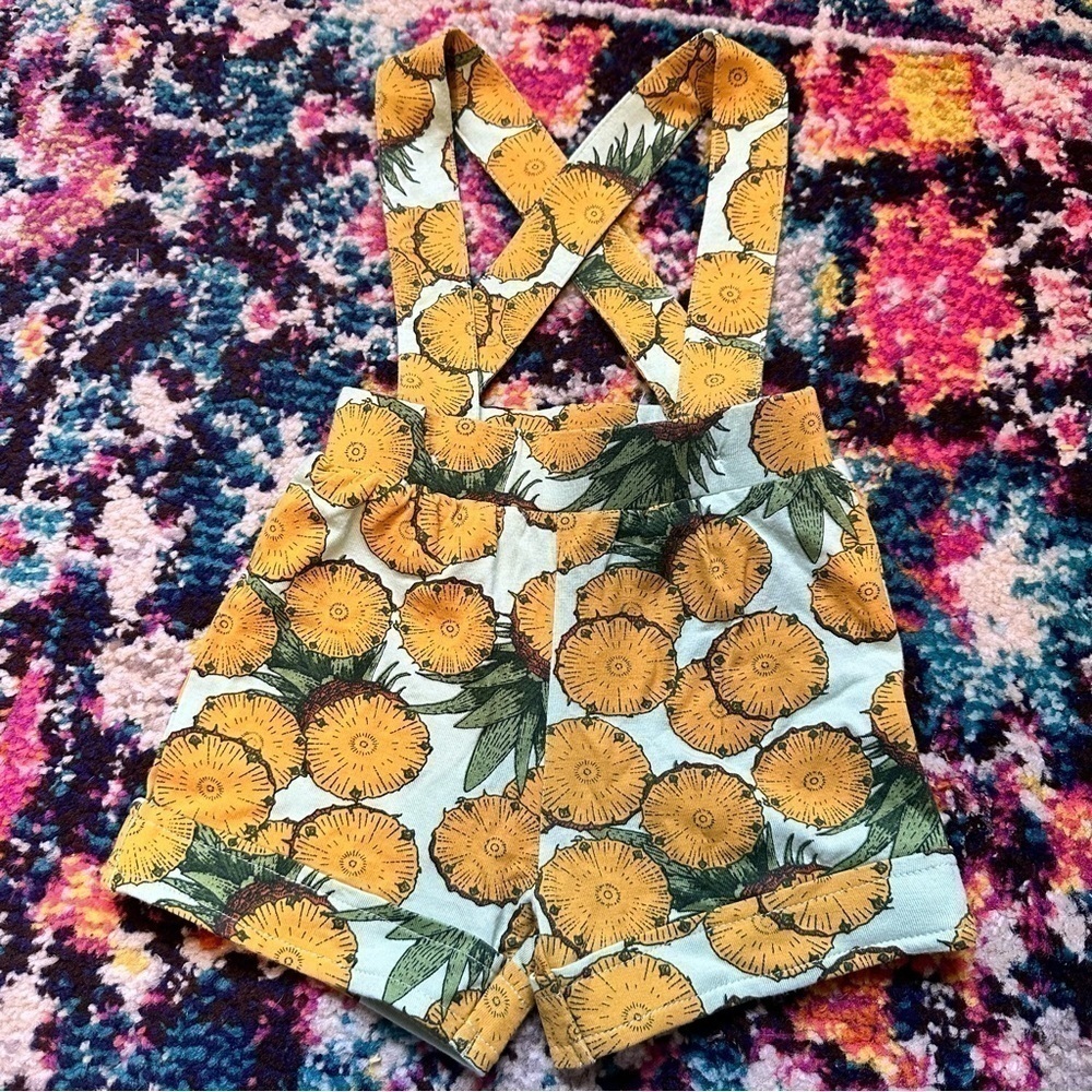 Kate Quinn Pineapple Suspender Shorts
